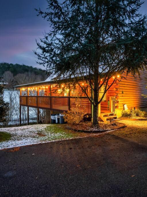 Cabin With New Hot Tub, Near Dollywood .2Bd.2Ba.Sleeps6.Bbq Sevierville Exterior photo