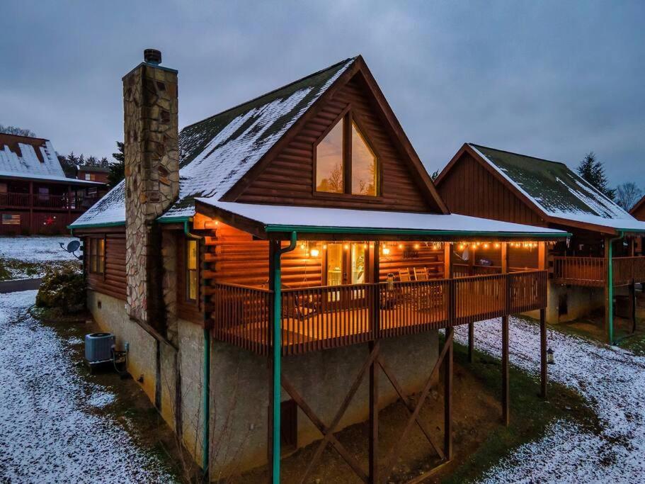 Cabin With New Hot Tub, Near Dollywood .2Bd.2Ba.Sleeps6.Bbq Sevierville Exterior photo