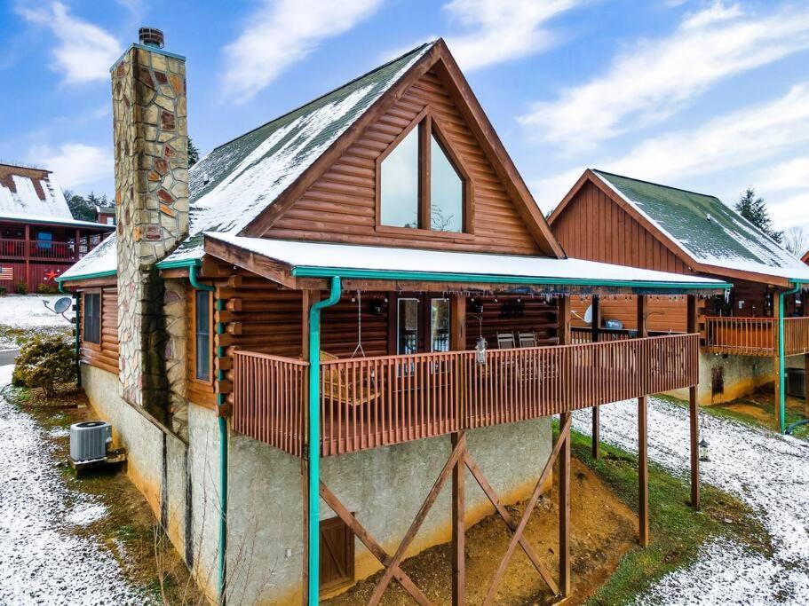 Cabin With New Hot Tub, Near Dollywood .2Bd.2Ba.Sleeps6.Bbq Sevierville Exterior photo