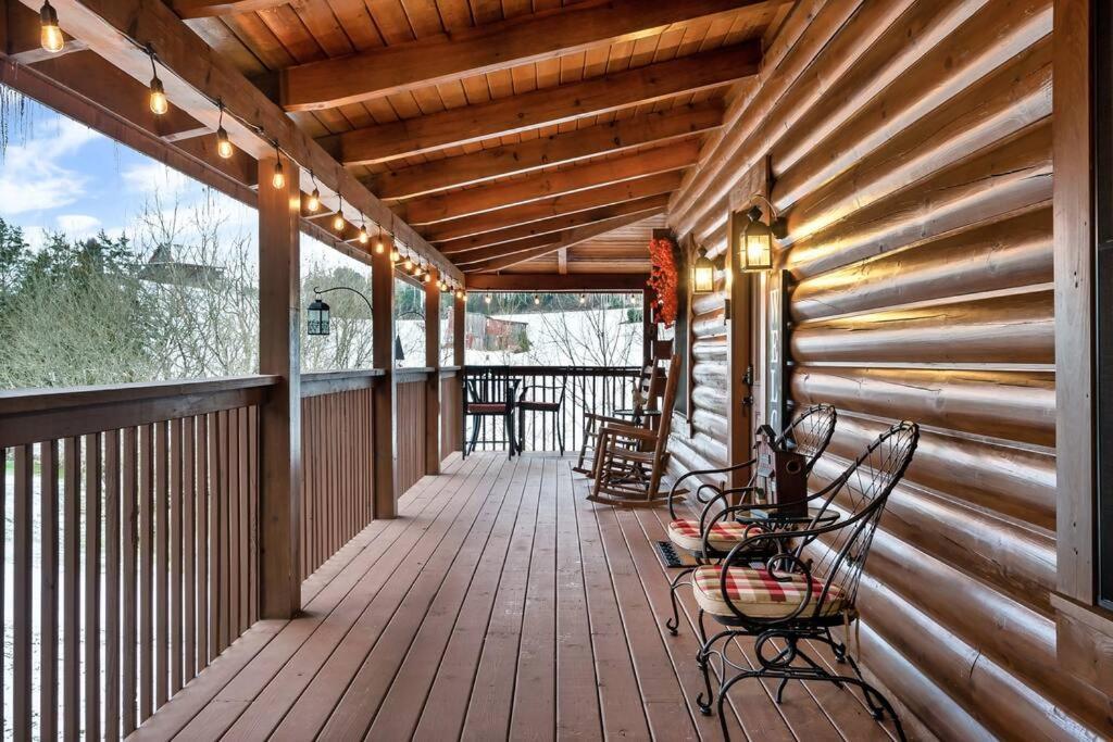 Cabin With New Hot Tub, Near Dollywood .2Bd.2Ba.Sleeps6.Bbq Sevierville Exterior photo