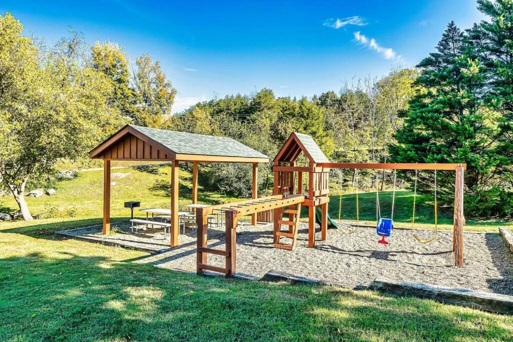 Cabin With New Hot Tub, Near Dollywood .2Bd.2Ba.Sleeps6.Bbq Sevierville Exterior photo